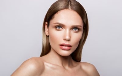 an-illustration-of-a-lady-who-feels-confident-after-a-face-aesthetic-treatment